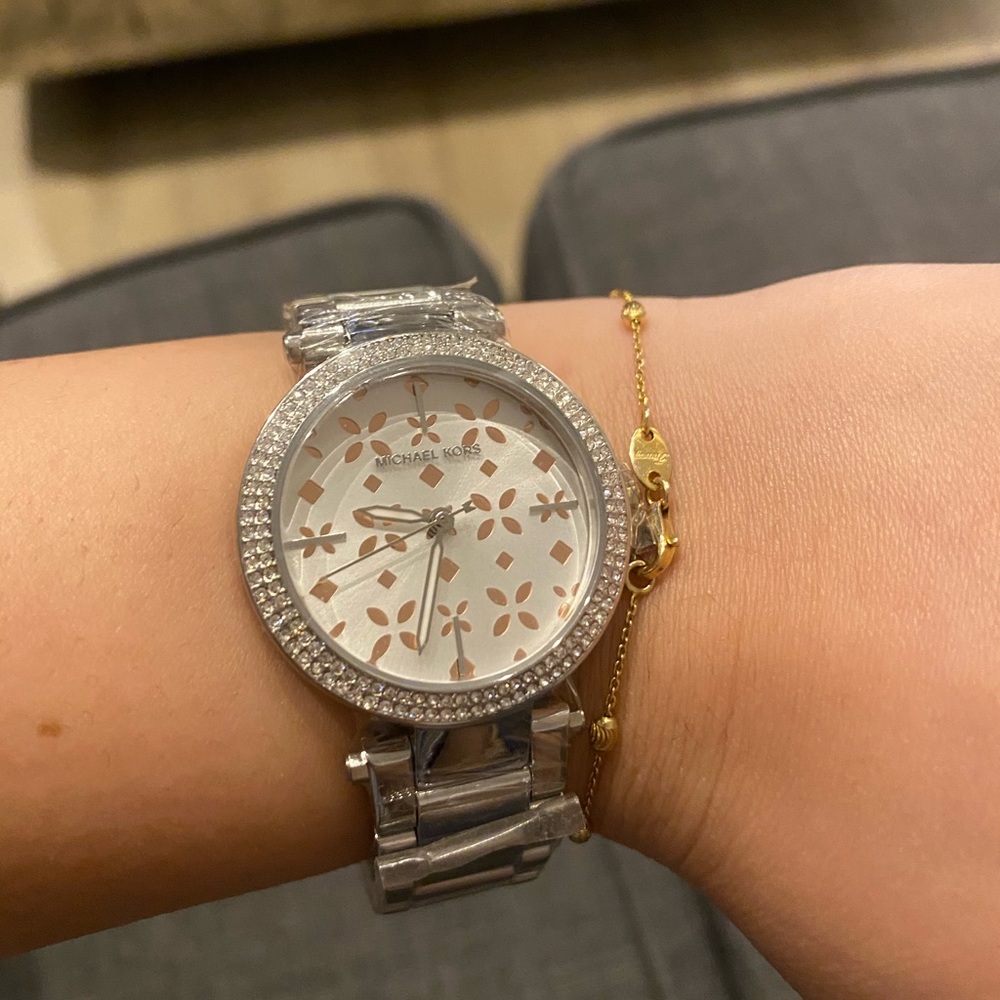 Nwot Michael Kors Watch pave design silver - Picture 3 of 8